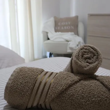 Ocean Breeze Apartment, Sleeps 6, Family-friendly *