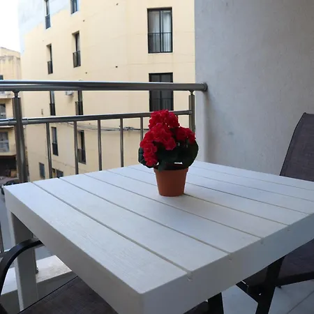 Ocean Breeze Apartment, Sleeps 6, Family-friendly *