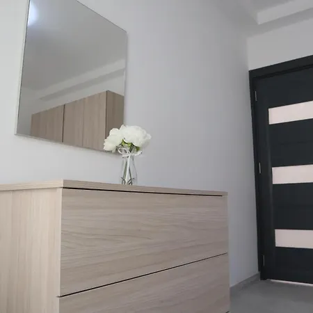Ocean Breeze Apartment, Sleeps 6, Family-friendly