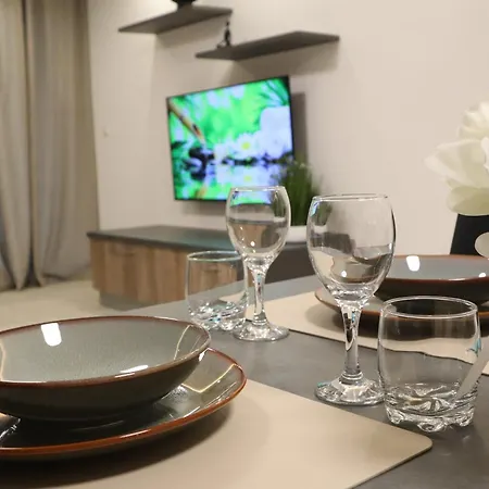 Ocean Breeze Apartment, Sleeps 6, Family-friendly *