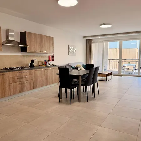 Appartement Ocean Breeze Apartment, Sleeps 6, Family-friendly