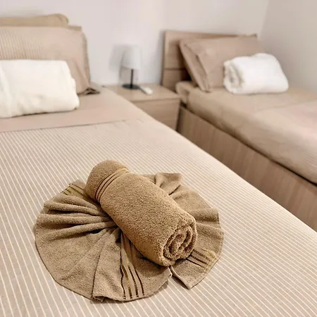 Ocean Breeze Apartment, Sleeps 6, Family-friendly Appartement